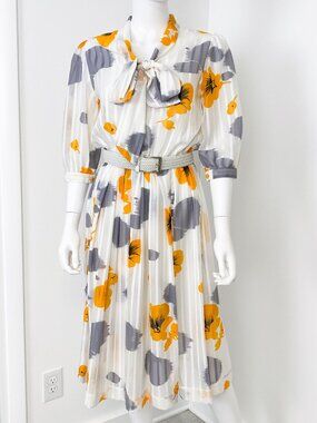 Vintage 1970s Cheer Muslin Dress with Yellow Poppy Flower Print Size 8/10